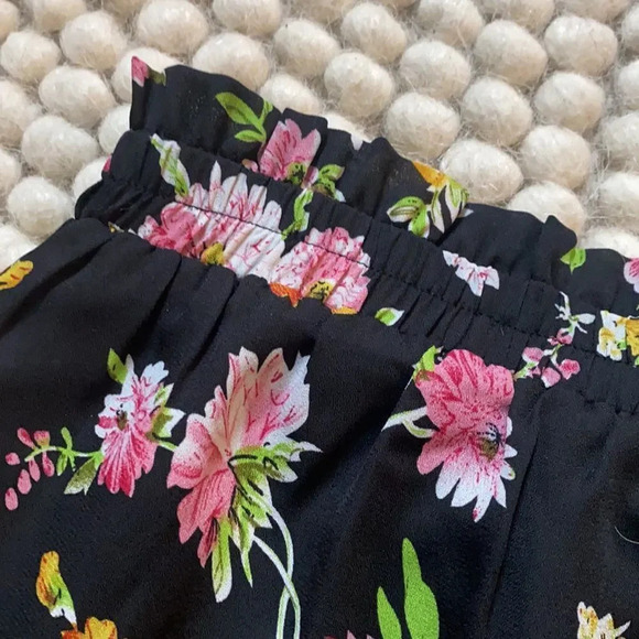 Lucca Couture Floral Satin Casual Black Pink Yellow Green Pajama Shorts Size L - Picture 4 of 10
